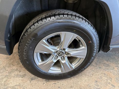 Used 2022 Toyota RAV4 XLE w/ XLE Grade Weather Package image 11