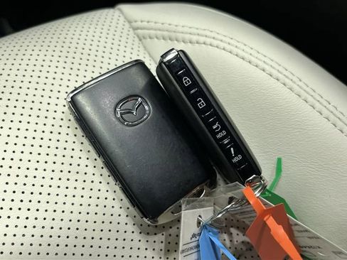 Used 2024 MAZDA CX-90 Plug-In Hybrid w/ Premium Plus image 26