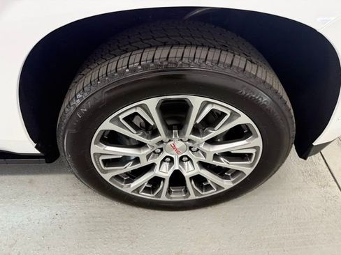 New 2026 GMC Yukon Denali w/ Sun & Power Step Package image 4