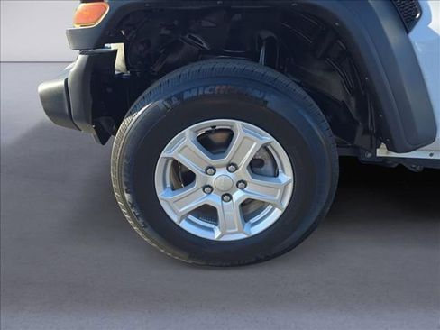 Used 2021 Jeep Wrangler Sport image 9