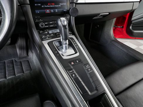 Used 2018 Porsche 718 Cayman RWD image 19