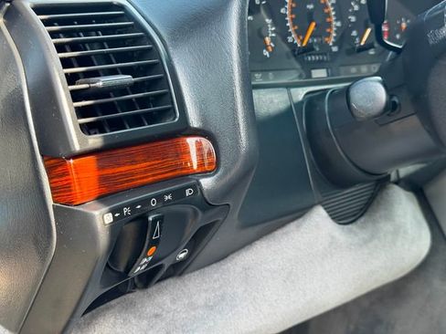 Used 1992 Mercedes-Benz 300 SE image 10