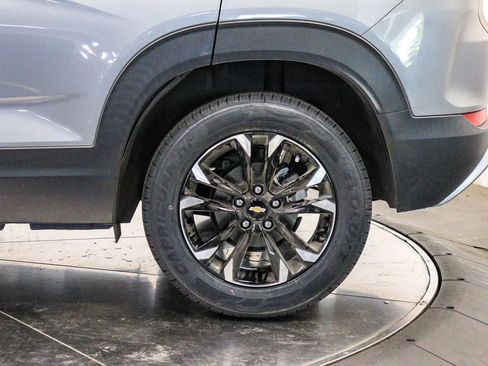 Used 2023 Chevrolet TrailBlazer LT w/ LPO, Blackout Package FWD image 10