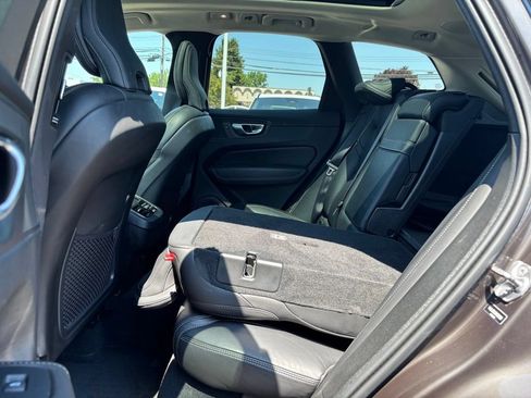 Used 2022 Volvo XC60 B5 Inscription w/ Advanced Package AWD/4WD image 22