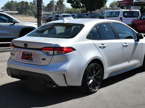 Used 2026 Toyota Corolla SE w/ SE Package FWD image 8