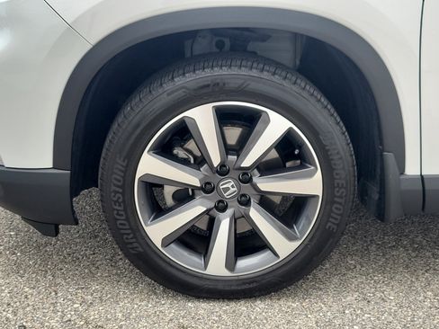 Certified 2025 Honda Pilot Elite image 8