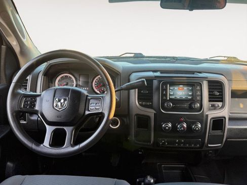 Used 2018 RAM 2500 Tradesman w/ Chrome Appearance Group image 4