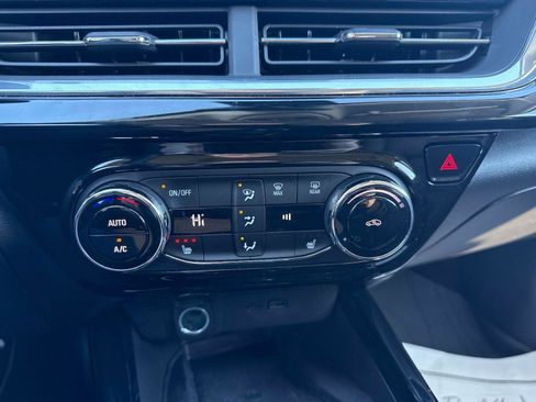 Used 2024 Chevrolet Trax ACTIV w/ Sunroof Package image 27