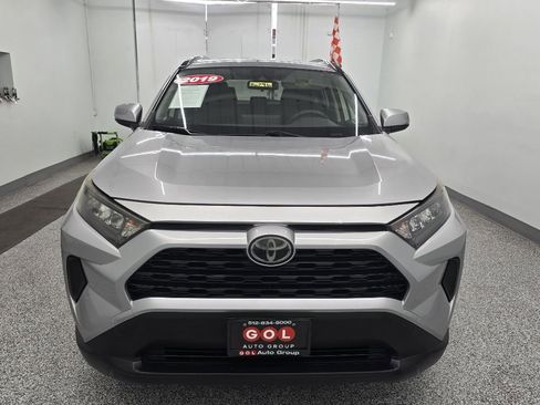 Used 2019 Toyota RAV4 LE image 3