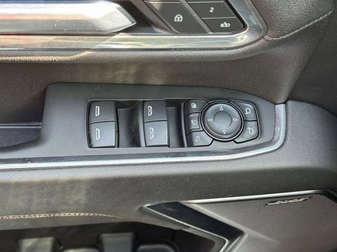 Used 2024 Chevrolet Silverado 2500 High Country w/ High Country Premium Package image 6