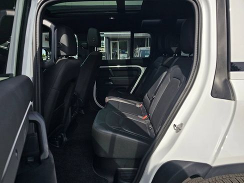 Used 2025 Land Rover Defender 110 S AWD/4WD image 13