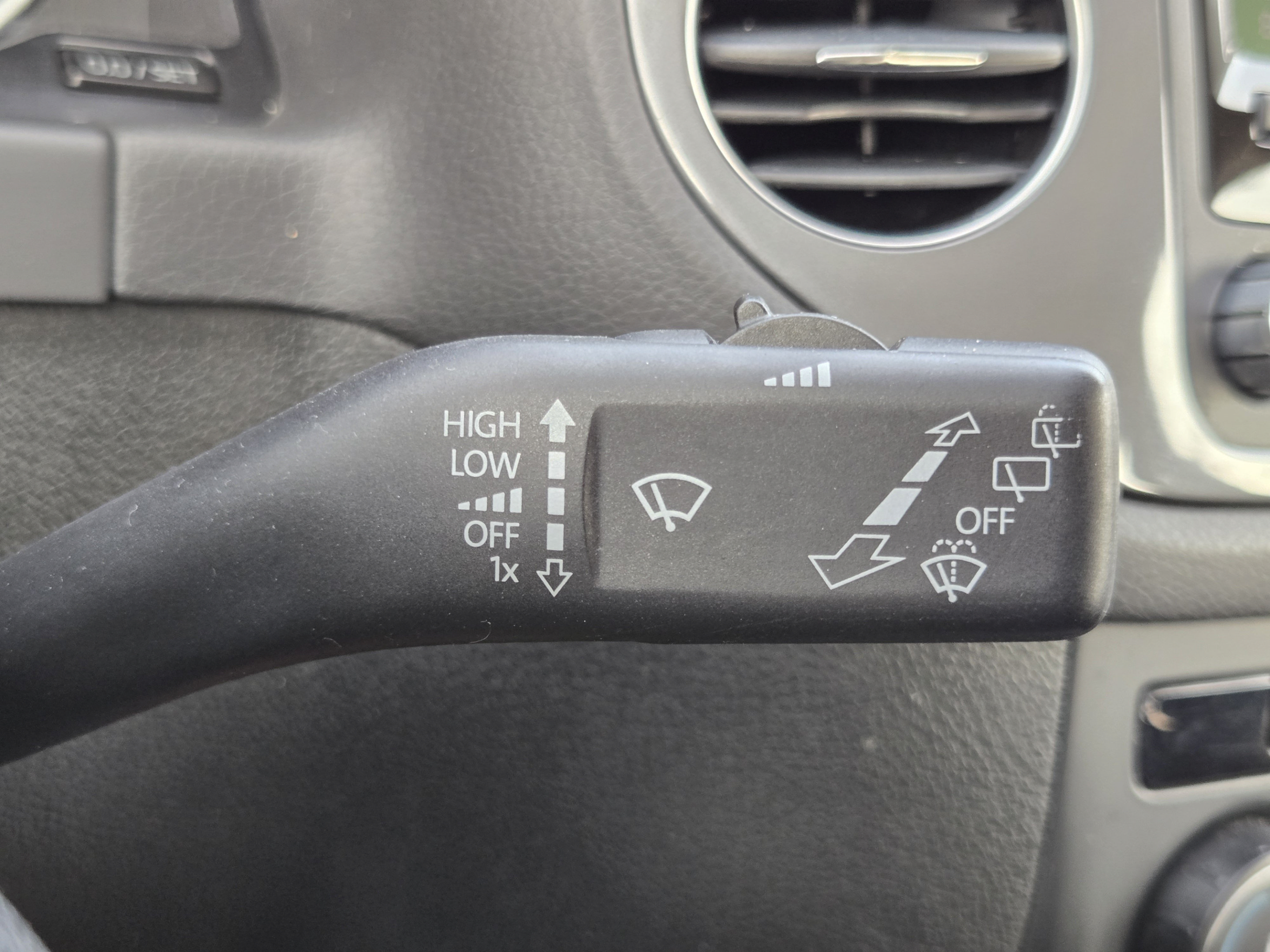 Used 2014 Volkswagen Tiguan S AWD/4WD image 17