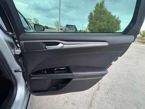 Used 2013 Ford Fusion SE FWD image 28