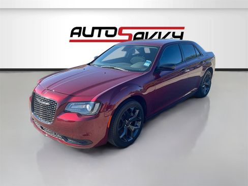 Used 2023 Chrysler 300 Touring w/ Safetytec Plus Group image 3