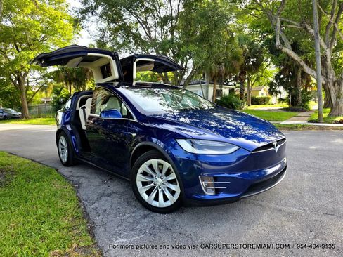 Used 2017 Tesla Model X 75D AWD/4WD image 17