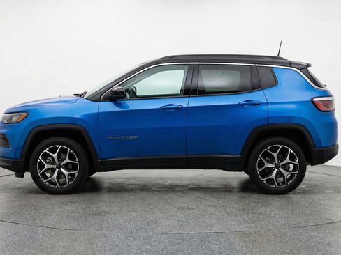 Used 2025 Jeep Compass Limited image 5