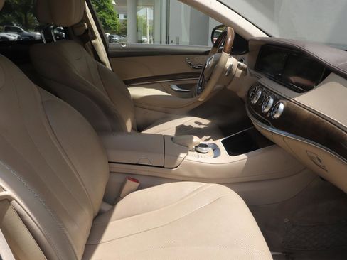 Used 2014 Mercedes-Benz S 550 Sedan image 17