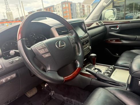 Used 2014 Lexus LX 570 4WD w/ Luxury Package image 9