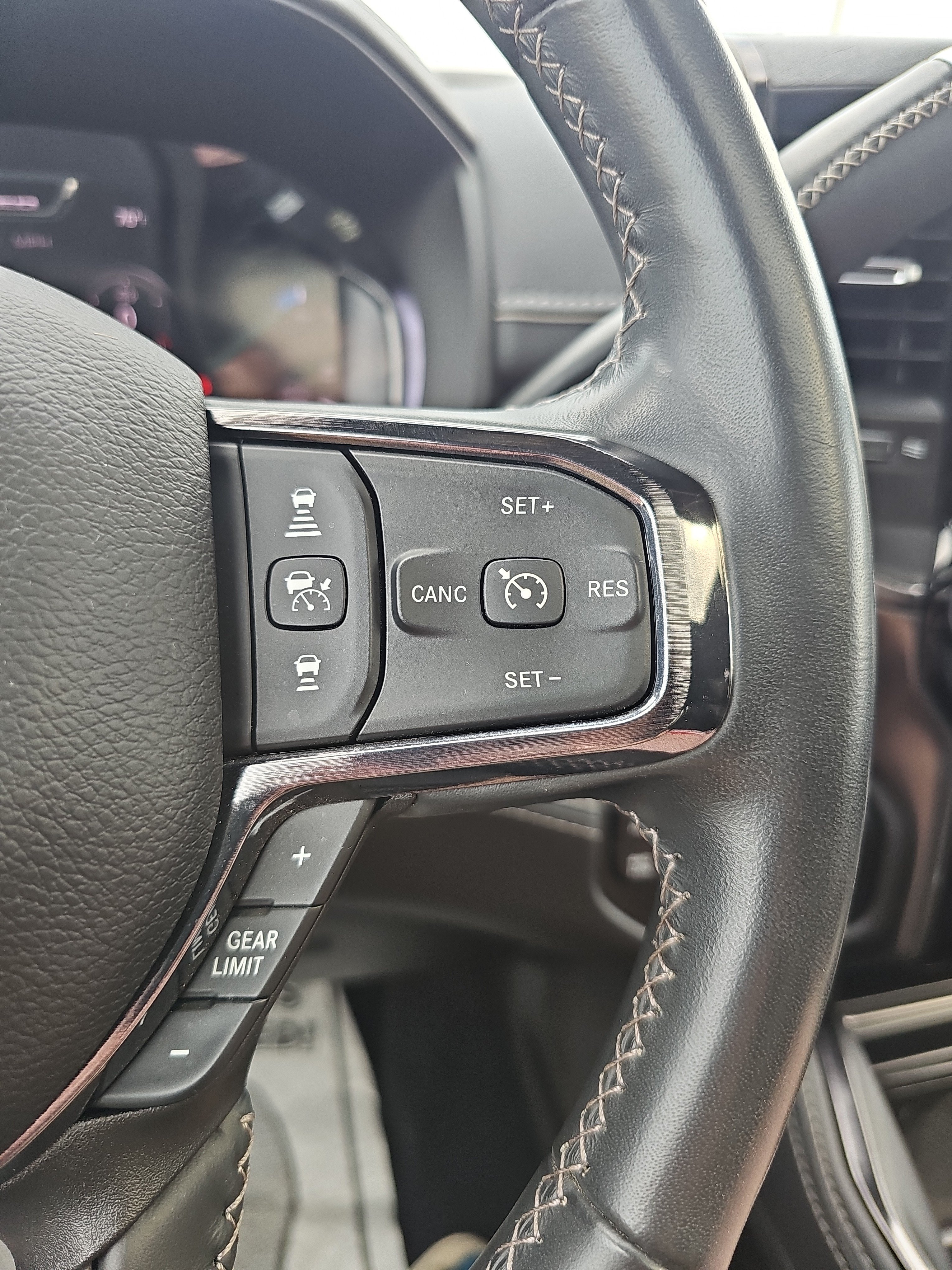 Used 2024 RAM 2500 Limited AWD/4WD image 29
