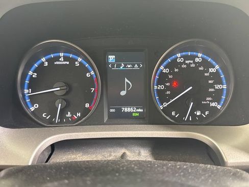 Used 2017 Toyota RAV4 XLE AWD/4WD image 25