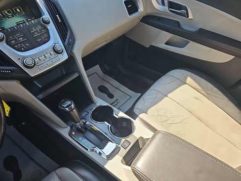 Used 2017 Chevrolet Equinox Premier FWD image 24