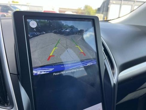 Used 2024 Ford Edge SE image 34