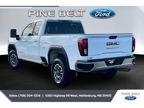 Used 2025 GMC Sierra 2500 SLE w/ SLE Value Package; AWD/4WD image 2