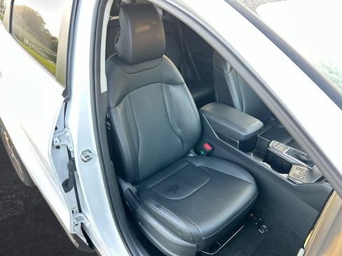 Used 2026 Kia Sportage EX FWD image 31