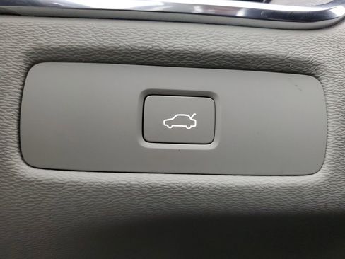 Used 2023 Volvo XC60 B5 Plus w/ Protection Package Premier AWD/4WD image 35