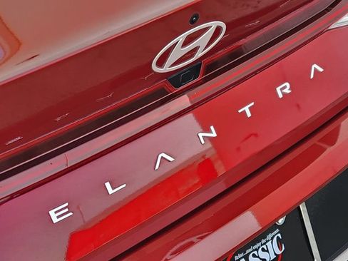 Used 2024 Hyundai Elantra Limited FWD image 8