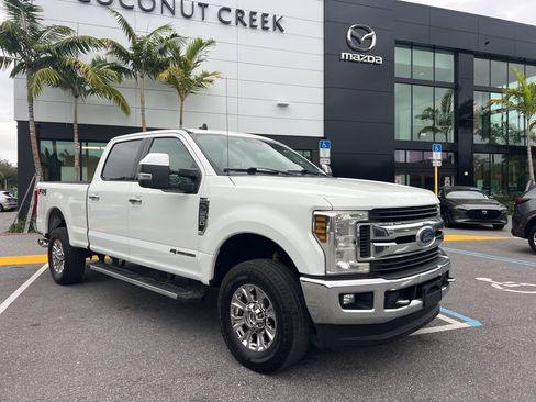 Used 2019 Ford F250 XLT w/ XLT Premium Package image 5