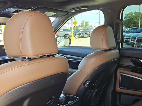 Used 2022 Kia Telluride SX w/ SX Prestige Package AWD/4WD image 16