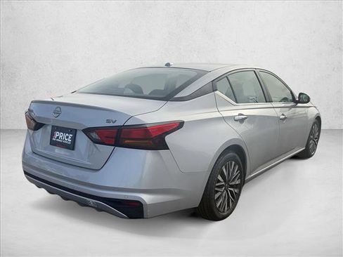 Used 2023 Nissan Altima 2.5 SV image 5
