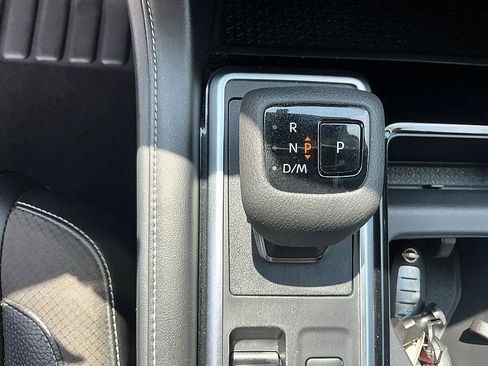 Used 2022 Nissan Pathfinder SL w/ SL Black Package FWD image 21