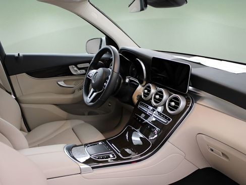 Used 2022 Mercedes-Benz GLC 300 image 28
