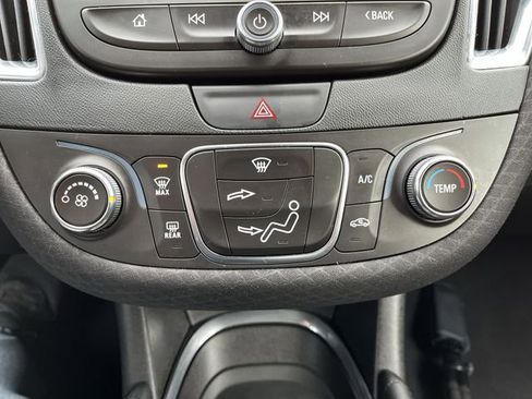 Used 2017 Chevrolet Malibu LT w/ Driver Confidence Package image 18