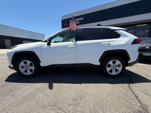 Used 2019 Toyota RAV4 XLE FWD image 7