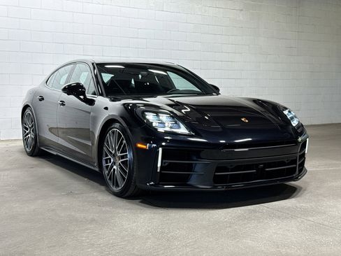 Certified 2025 Porsche Panamera 4 AWD/4WD image 6