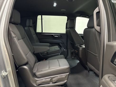 New 2026 Chevrolet Suburban LT image 34