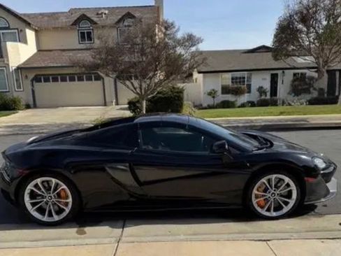 Used 2019 McLaren 570S Spider RWD image 6