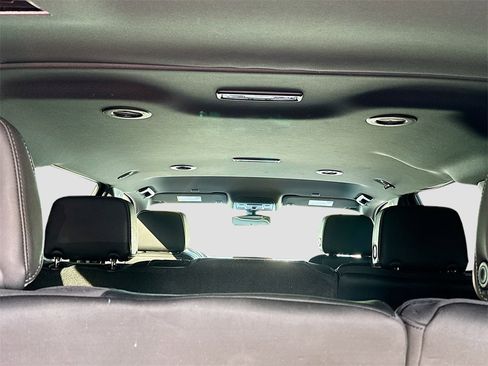 Used 2022 GMC Yukon XL SLT image 28