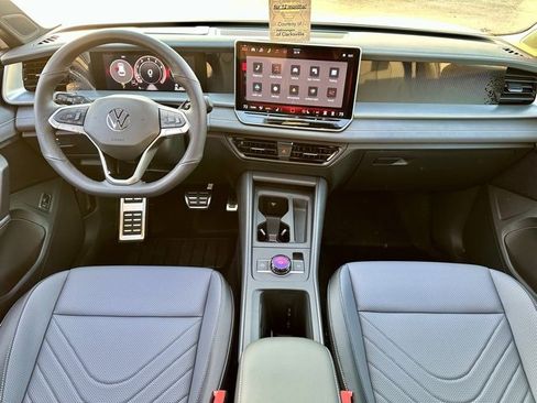 New 2026 Volkswagen Tiguan SE R-Line image 16