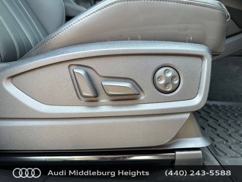 Used 2025 Audi Q5 e Premium Plus w/ Premium Plus Package AWD/4WD image 21