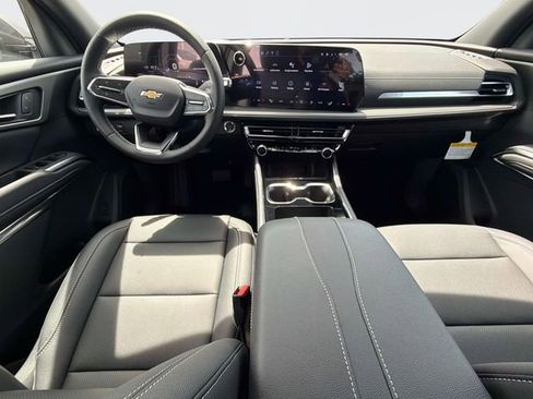 New 2026 Chevrolet Traverse LT w/ Driver Confidence Package FWD image 16