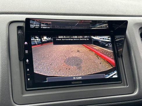 Used 2018 Honda HR-V LX image 23