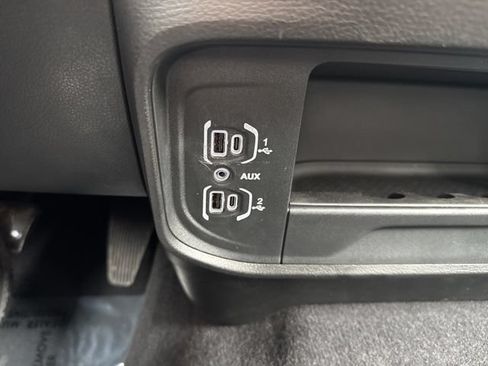 Certified 2026 RAM 2500 Big Horn AWD/4WD image 25