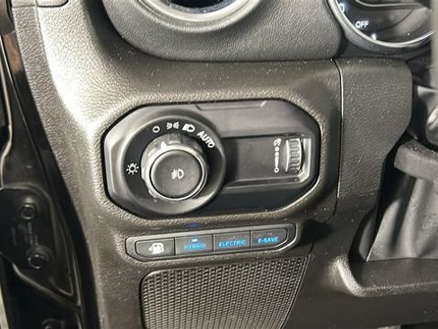 Used 2023 Jeep Wrangler Unlimited Sahara w/ Cold Weather Group AWD/4WD image 19