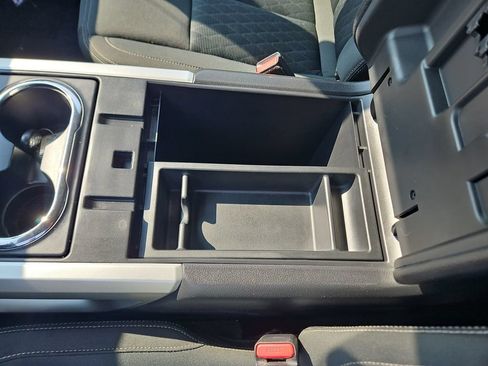 Used 2017 Nissan Titan SV AWD/4WD image 26