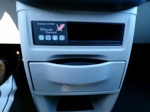 Used 2018 Dodge Grand Caravan SXT w/ Rear Park Assist Package image 26