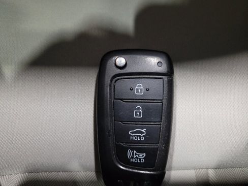 Used 2023 Hyundai Sonata SE w/ Preferred Accessory Package FWD image 32